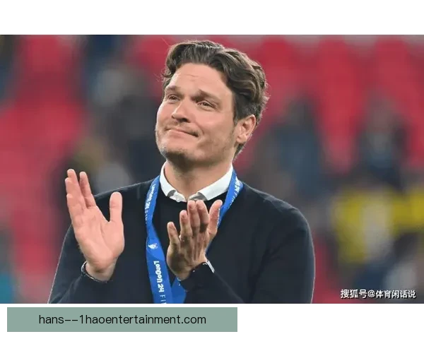 滕哈格率曼联夺冠后稳坐主帅宝座迎来新赛季挑战 滕哈格率曼联夺冠后稳坐主帅宝座迎来新赛季挑战